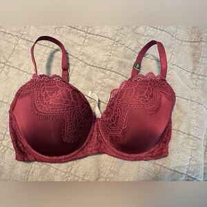 Victoria’s Secret. Dream angels lined Demi. 32DD. Maroon. New with tags.